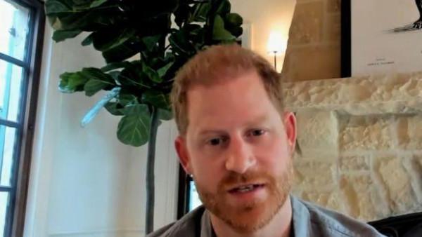 繼承母親遺志，哈里承諾繼續戴安娜王妃抗擊艾滋病的公益事業