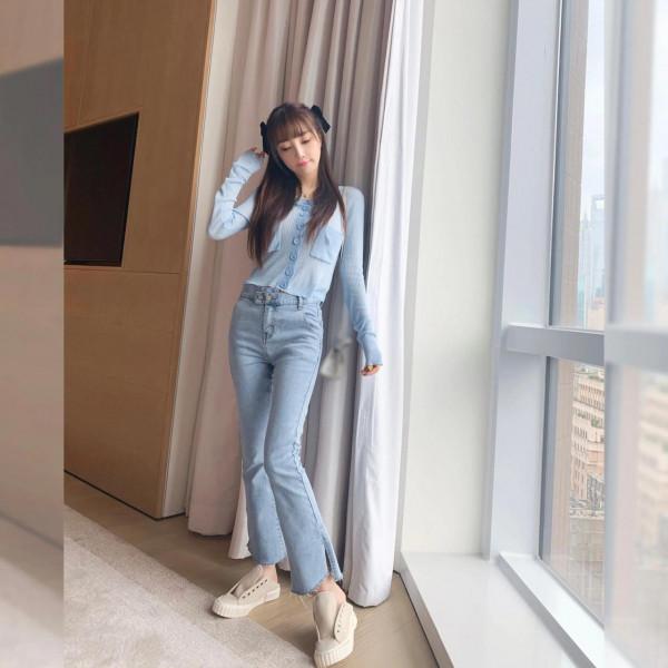 賈乃亮估計有點後悔，穿這一身的李小璐美極了……