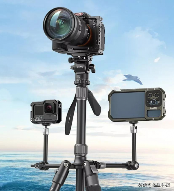 剛剛開賣的補光燈、攝影包和攝像腳架