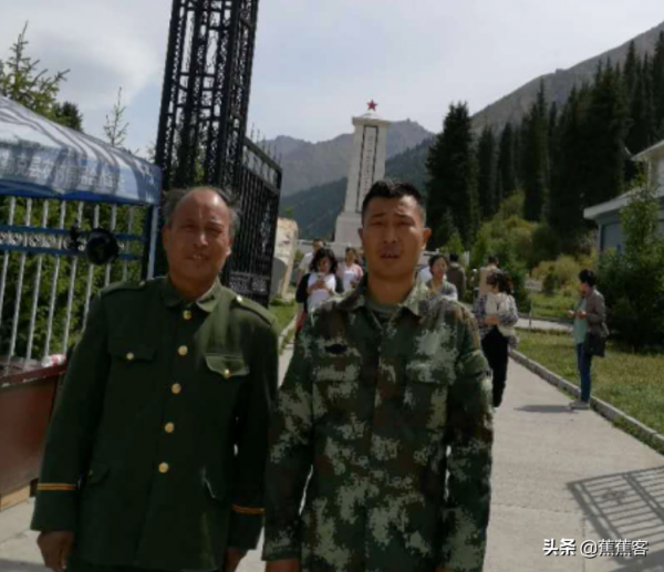 天山老兵陳俊貴:吃掉戰友的救命饅頭,他因愧疚攜妻兒守墓24年 天山老兵陳俊貴:吃掉戰友的救命饅頭,他因愧疚攜妻兒守墓24年