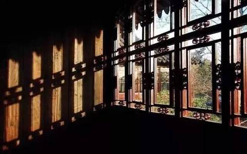 《小窗幽記》精選三十句：悟透生死關，看破名利場