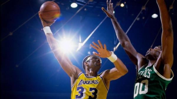 歷史第一陣容!超11萬球迷票選各個位置最佳球員,魔術師王座難保 歷史第一陣容!超11萬球迷票選各個位置最佳球員,魔術師王座難保