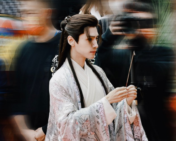 明明是同一張臉，演完《香蜜》演《長月燼明》，不說真沒看出來