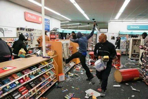 普京來北京可不是光看奧運的，還研究怎麼一起捍衛普世價值了呢