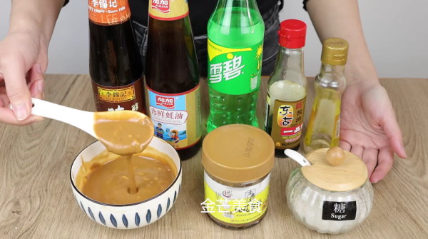 調花生醬，只放水放油是大錯，學會這一招，和飯店裡調得一樣好吃