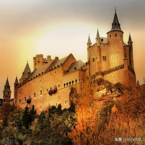 思想通透、胸襟開闊的星座，活在當下，厚積薄發，平衡過去與未來