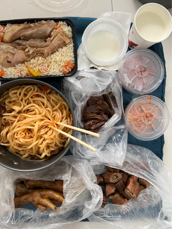 我遇上了戶外超強陣容，無論在山裡還是隔離，生活都很充實！下月，我們相約西湖玫瑰跑