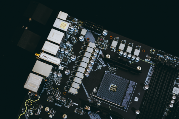 去掉風扇也叫“升級版”?微星MPG X570S EDGE MAX WIFI主機板圖賞 去掉風扇也叫“升級版”?微星MPG X570S EDGE MAX WIFI主機板圖賞