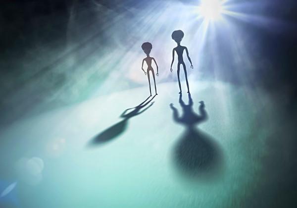 13億光年外傳來強烈訊號，向地球重複傳送51次，要不要回復？