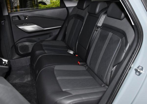 一款承載北歐風格的旅行車，BAOJUN Valli的置物條件成特點