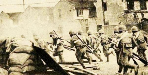 日軍中尉與新四軍交易軍火，東條英機如何處理