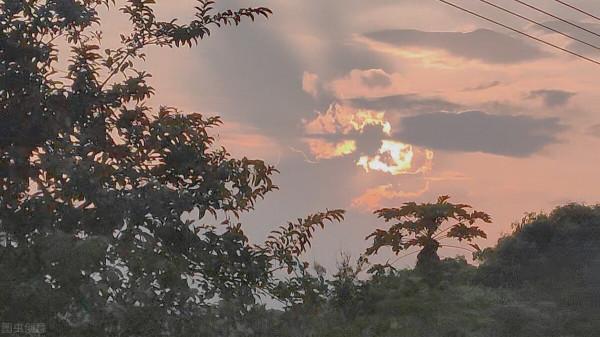 道德經:道的本體是什麼?道如何運作?我們又能從道中學到什麼 道德經:道的本體是什麼?道如何運作?我們又能從道中學到什麼