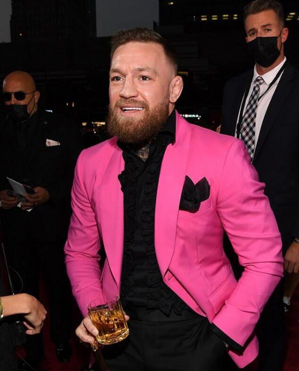 恢復神速?大放厥詞?斷腿2個月,嘴炮想踢球了,今年重返八角籠 恢復神速?大放厥詞?斷腿2個月,嘴炮想踢球了,今年重返八角籠