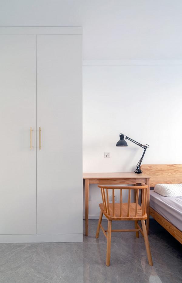 長春百合裝飾怎麼樣 原木風和愛馬仕橙搭配的簡約風住宅 簡潔且溫馨