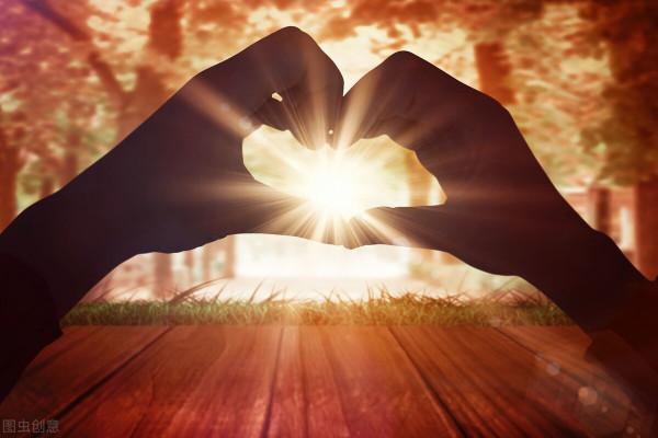 此時陽光正暖,中老年朋友經常出門曬太陽,或有七大好處 此時陽光正暖,中老年朋友經常出門曬太陽,或有七大好處