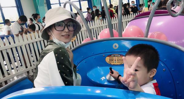 38歲沈眉莊斕曦跳舞!模仿三星堆像廣播體操,自嘲有點對不起舞蹈 38歲沈眉莊斕曦跳舞!模仿三星堆像廣播體操,自嘲有點對不起舞蹈