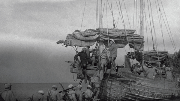 一個月內,竟然悄悄向海南島送去一個師!薛嶽嚇出一身冷汗 一個月內,竟然悄悄向海南島送去一個師!薛嶽嚇出一身冷汗