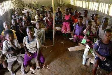 非洲首位華人酋長:擁有私人武裝,中國大使館遇劫時率警衛隊營救 非洲首位華人酋長:擁有私人武裝,中國大使館遇劫時率警衛隊營救