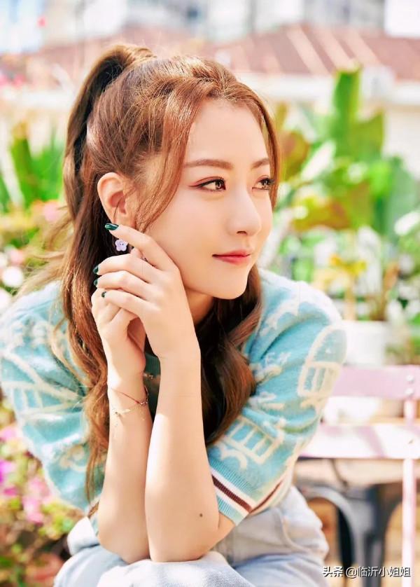 白冰，氣質高貴的京城四美之一，靚麗的容顏非常驚豔，你心動嗎？