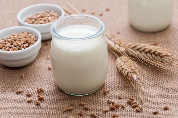 年過50歲會“斷崖式”衰老？醫生提醒：飲食需注意，均衡5種物質