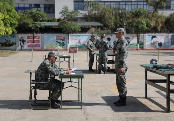 “兵王”選晉,開考 “兵王”選晉,開考