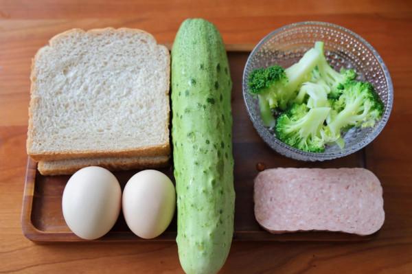 適合減脂健身的三明治,低油低脂,膳食纖維含量高,10分鐘搞定 適合減脂健身的三明治,低油低脂,膳食纖維含量高,10分鐘搞定