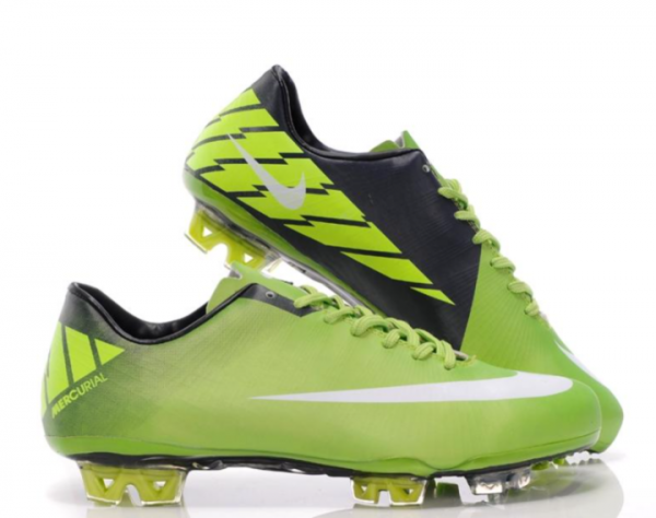 足球比賽容易受傷？注重熱身再挑一雙合適的球鞋吧