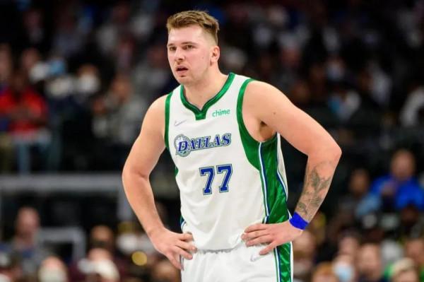 美媒列出了2021-2022賽季內線場均出手最多的四名球員