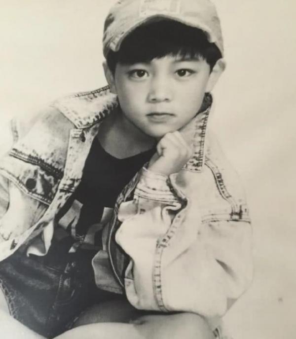 8歲演“三毛”走紅,與孫儷是同班同學,如今的孟智超怎麼樣了? 8歲演“三毛”走紅,與孫儷是同班同學,如今的孟智超怎麼樣了?