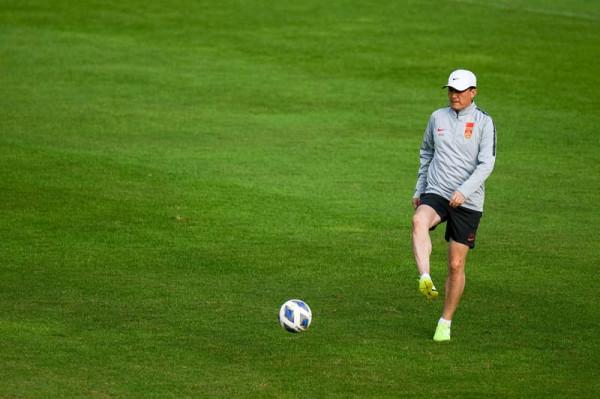 專訪新冠軍主帥郝偉：老婆生病都沒告訴我，成長中最感謝斯科拉里