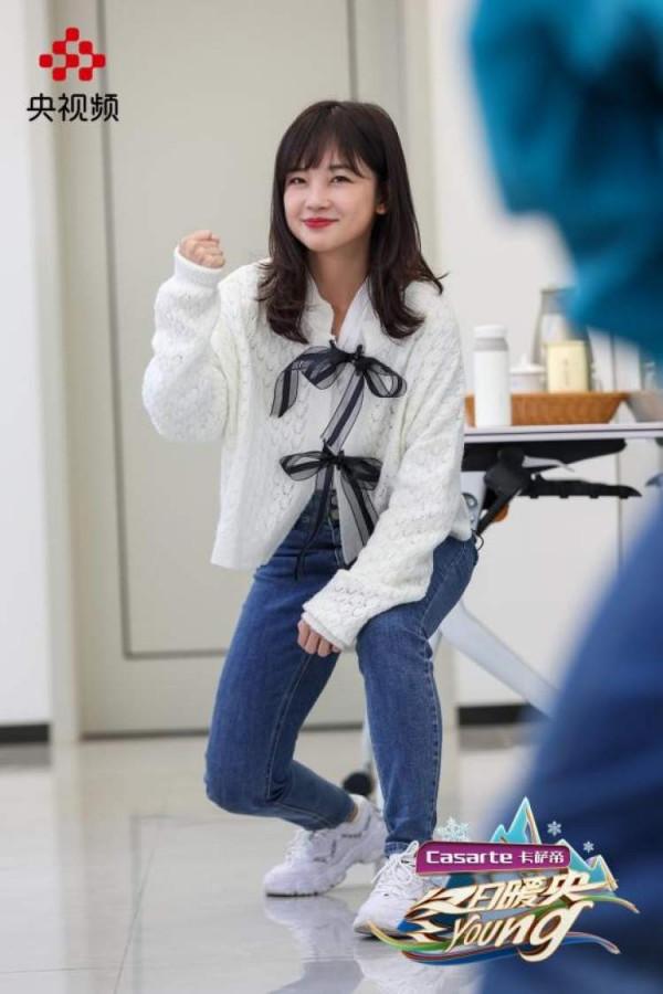 《冬日暖央young》驚喜首播，央視主播集結四大戰隊忙“搶人”