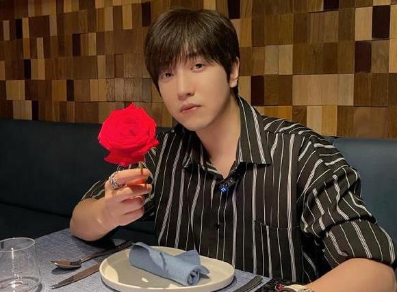 “最有錢富豪網紅”白冰，因外灘狂轟油門，接地氣人設徹底翻車？