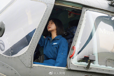 又美又颯!首批陸航女飛行員逐夢藍天 又美又颯!首批陸航女飛行員逐夢藍天