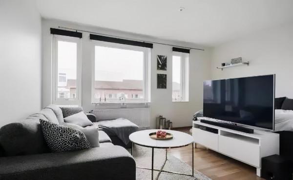 曬我31平小戶型,小客廳硬是豎個大電視,衛生間在屋中間 曬我31平小戶型,小客廳硬是豎個大電視,衛生間在屋中間