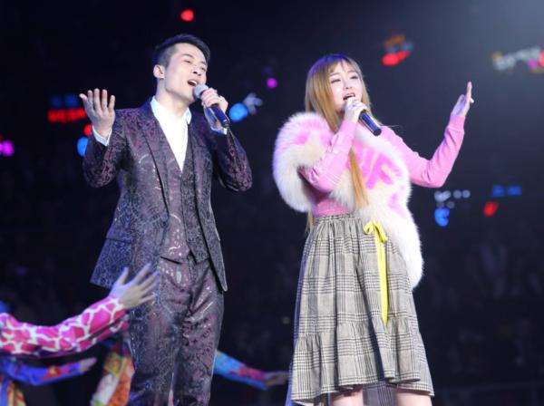 辛巴爆料眾網紅酒後醜態，散打哥與老方丈起衝突，二驢現場掉眼淚