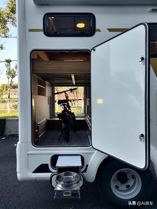 48V電+3.0T動力,有雙冰箱、電動床,實拍輕鬆跑川藏的卓美亞房車 48V電+3.0T動力,有雙冰箱、電動床,實拍輕鬆跑川藏的卓美亞房車