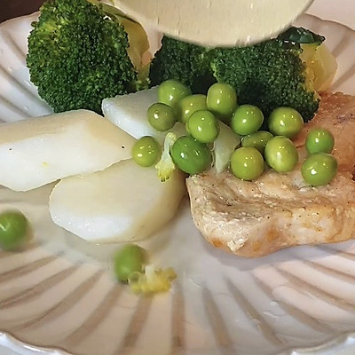 簡單美味，#一學就會快手菜#椒鹽健身餐走起