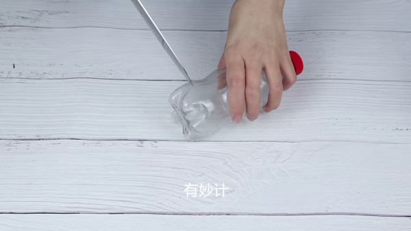 洗碗池下水道堵了怎麼辦？只需一個塑膠瓶，快速疏通，不花一分錢