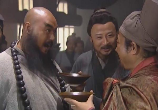 魯智深問了楊志一個問題，楊志不敢直接回答，只得當魯智深的副手