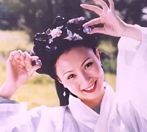 演員陶虹：眼看著老公跟人傳緋聞，她的抉擇讓人又氣又不解