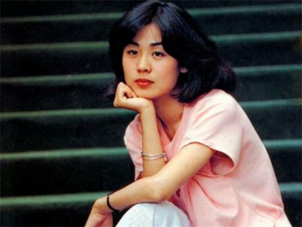 為啥說內地女星土氣,不及港臺女星美?來看看叢珊就知道原因了 為啥說內地女星土氣,不及港臺女星美?來看看叢珊就知道原因了