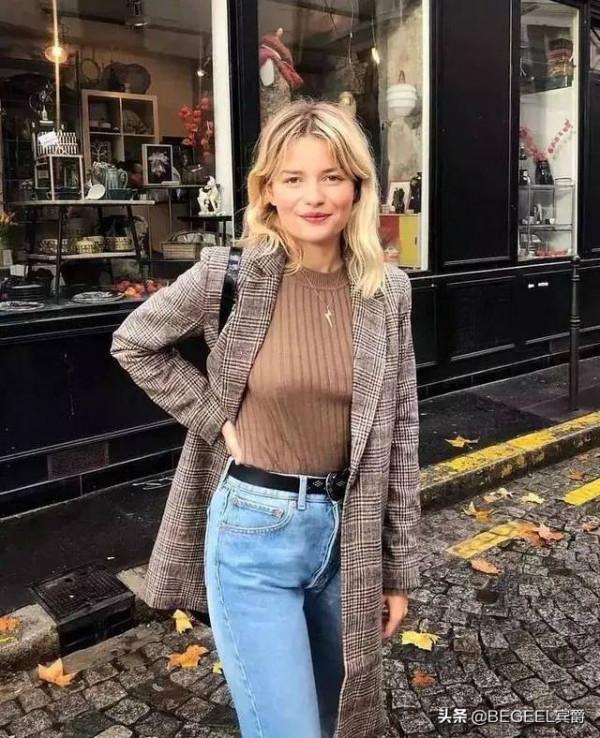 秋天做個溫柔的女人，針織衫這樣穿，保暖舒適又顯氣質