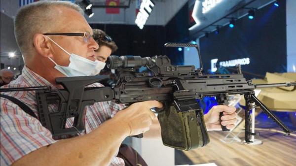 俄新機槍華麗轉身：一改蘇軍時期作風，將給彈鼓機槍“判死刑”？