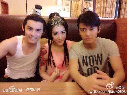 任嘉倫早年和闞清子及老婆聶歡合作的神劇，真的很好看