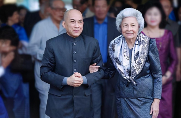 柬埔寨太后:年輕時和3情敵爭寵沒輸,兒子68歲不結婚她卻管不住 柬埔寨太后:年輕時和3情敵爭寵沒輸,兒子68歲不結婚她卻管不住