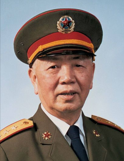 賀龍獨子力排眾議，委託商人為祖國買下航母：這是中國唯一的機會