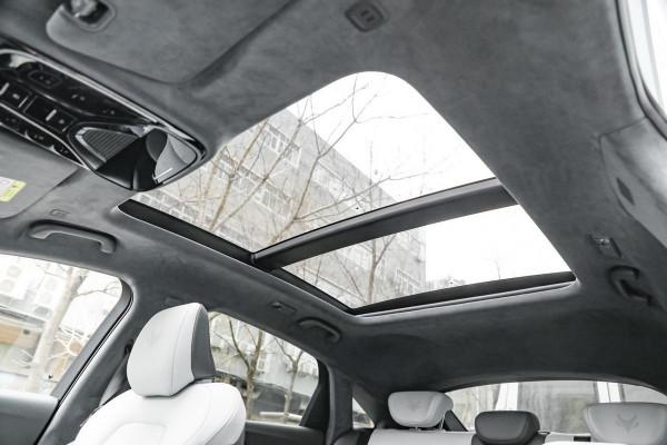 北汽放“大招”了，零百加速3.5秒，最高續航708km，軸距2915mm