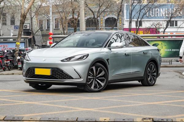 北汽放“大招”了，零百加速3.5秒，最高續航708km，軸距2915mm