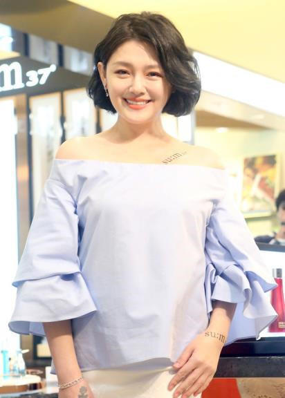 已有家庭還不自律?這8位已婚明星,真是一個比一個沒分寸 已有家庭還不自律?這8位已婚明星,真是一個比一個沒分寸