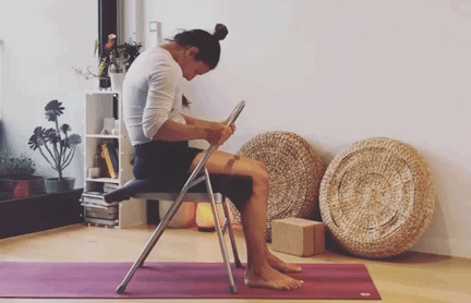 肩頸痠痛不用忍,這套瑜伽動作,15分鐘緩解,辦公室就能練 肩頸痠痛不用忍,這套瑜伽動作,15分鐘緩解,辦公室就能練